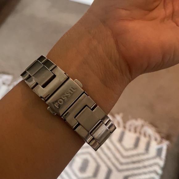 Silver Fossil watch - Picture 5 of 6